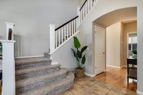 Entry Way - 520 Juniper Ln, Windsor, CA 95492 photo 7 of 11