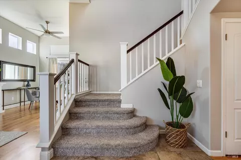 Entry Way - 520 Juniper Ln, Windsor, CA 95492 photo 4 of 11