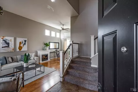 Entry Way - 520 Juniper Ln, Windsor, CA 95492 photo 3 of 11