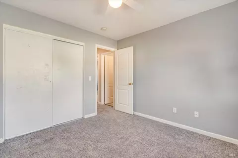 Bedroom - 520 Juniper Ln, Windsor, CA 95492 photo 3 of 7