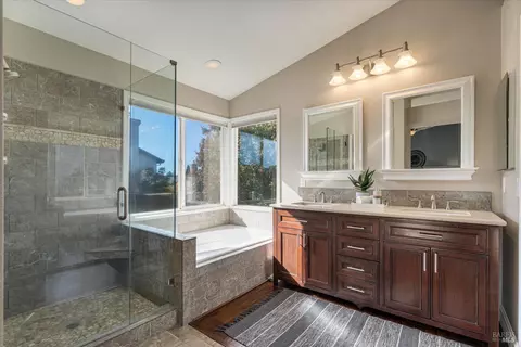 Bath - 520 Juniper Ln, Windsor, CA 95492 photo 1 of 4