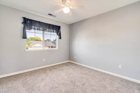 Bedroom - 520 Juniper Ln, Windsor, CA 95492 photo 2 of 7