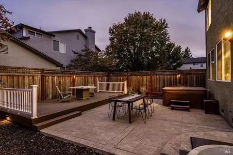 Exterior - 520 Juniper Ln, Windsor, CA 95492 photo 13 of 33