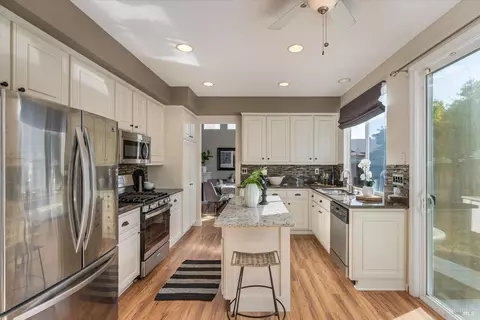 Kitchen - 520 Juniper Ln, Windsor, CA 95492 photo 1 of 4