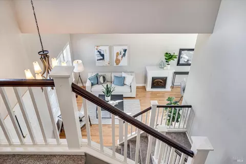 Entry Way - 520 Juniper Ln, Windsor, CA 95492 photo 10 of 11