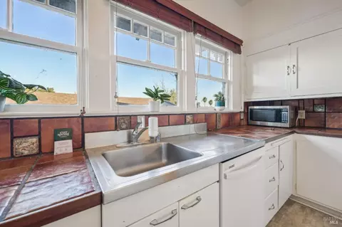 828 Capitol St, Vallejo, CA 94590 photo 9