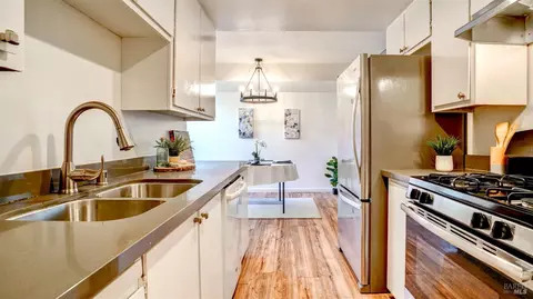 1010 Ruth Pl, Santa Rosa, CA 95401
