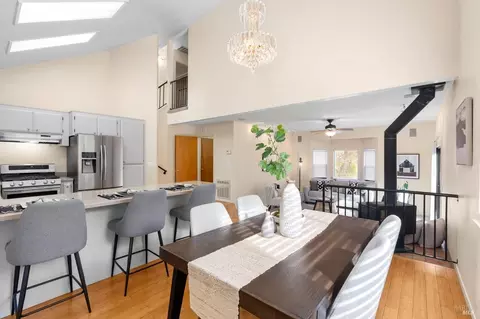Dining - 30 Beechwood Ct, Napa, CA 94558 photo 3 of 4