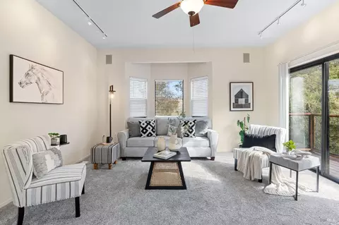 Living - 30 Beechwood Ct, Napa, CA 94558 photo 2 of 6