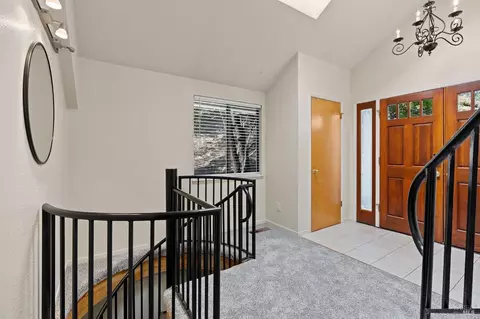 Entry Way - 30 Beechwood Ct, Napa, CA 94558 photo 3 of 12
