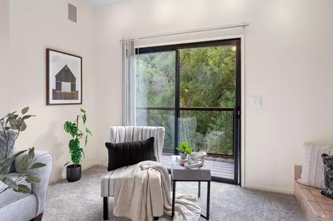 Living - 30 Beechwood Ct, Napa, CA 94558 photo 4 of 6