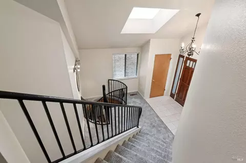 Entry Way - 30 Beechwood Ct, Napa, CA 94558 photo 11 of 12