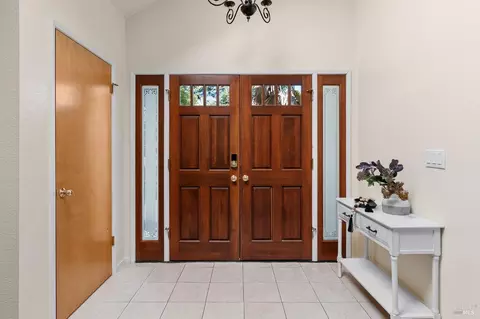 Entry Way - 30 Beechwood Ct, Napa, CA 94558 photo 2 of 12