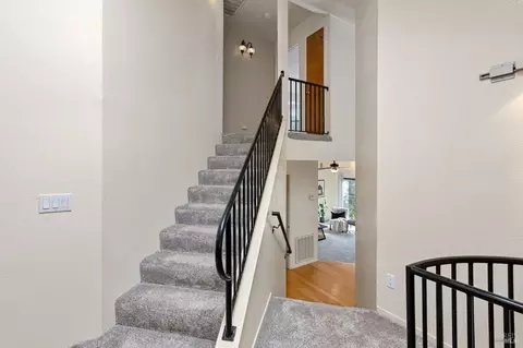 Entry Way - 30 Beechwood Ct, Napa, CA 94558 photo 7 of 12