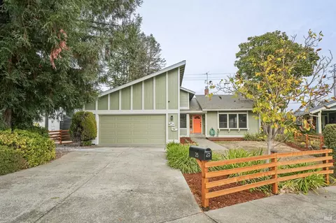 25 Leslie Ct, Novato, CA 94947