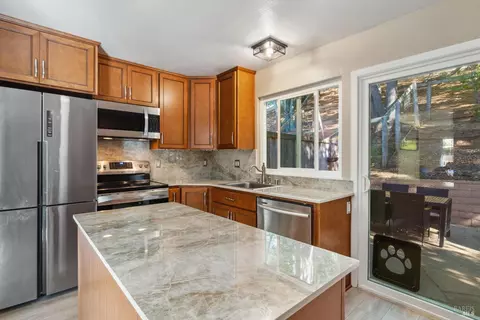 19 Libra Dr, Novato, CA 94947 photo 3