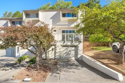 19 Libra Dr, Novato, CA 94947 photo 2