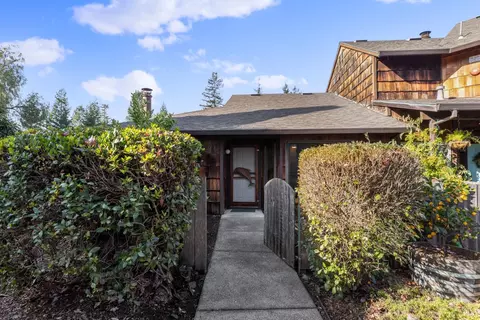 8132 Sunflower Dr, Cotati, CA 94931