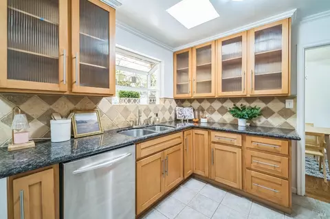 533 Buss Ave, Vallejo, CA 94591 photo 4