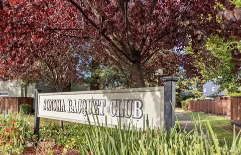 714 Racquet Club Cir, Rohnert Park, CA 94928