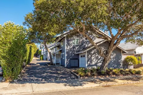 418 Upham St, Petaluma, CA 94952
