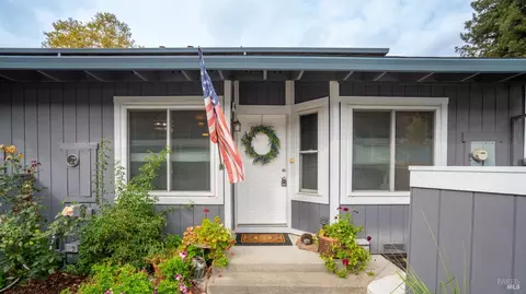 5078 Country Club Dr, Rohnert Park, CA 94928