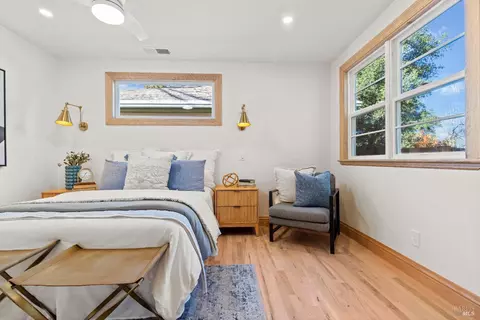 Bedroom - 247 Murphy Ave, Sebastopol, CA 95472 photo 4 of 9