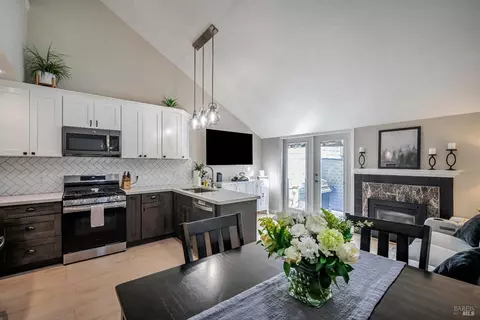 188 Courtyards E, Windsor, CA 95492 photo 3