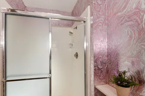 Bath - 178 La Mancha Dr, Sonoma, CA 95476 photo 2 of 5