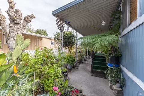 214 Wade Dr #19, Windsor, CA 95492