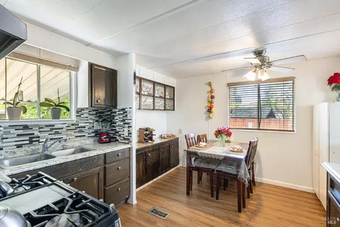 214 Wade Dr #19, Windsor, CA 95492 photo 7