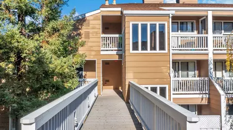 201 Village Pl, Martinez, CA 94553