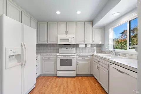 9340 Lakewood Dr, Windsor, CA 95492 photo 7