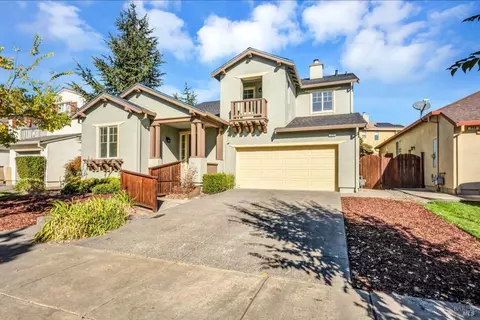 216 Decanter Cir, Windsor, CA 95492