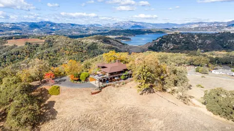 3003 Deerwood Dr, Ukiah, CA 95482