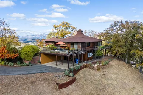 3003 Deerwood Dr, Ukiah, CA 95482 photo 2
