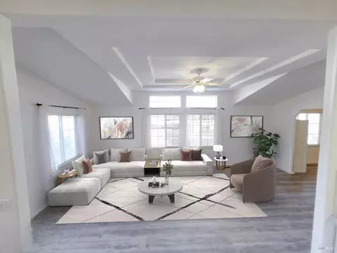 67 Shamrock Cir, Santa Rosa, CA 95403