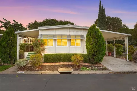 2064 Dalis Dr, Concord, CA 94520 photo 2