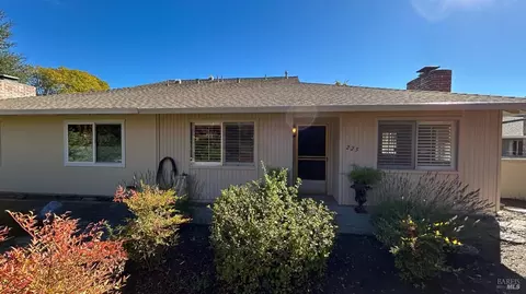 225 Mountain Vista Ln, Santa Rosa, CA 95409