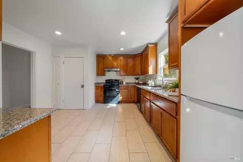 670 Central Ave, Vallejo, CA 94590 photo 14