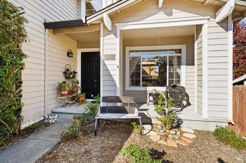 531 Poplar Way, Windsor, CA 95492 photo 2