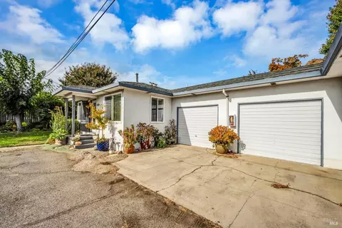3 Rose Ln, Napa, CA 94559