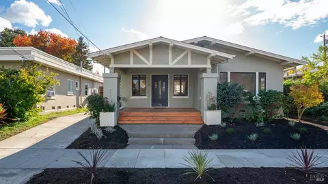 408 5th St, Petaluma, CA 94952