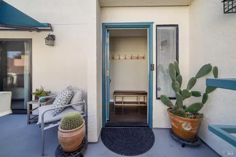 130 Nantucket Ln, Vallejo, CA 94590 photo 3