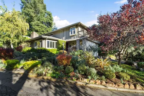 1549 E Foothill Dr, Santa Rosa, CA 95404