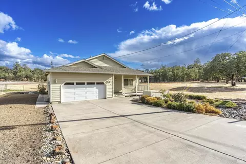 20476 Powder Horn Rd, Hidden Valley Lake, CA 95467