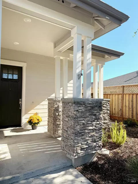 3716 Crestview Dr, Santa Rosa, CA 95403