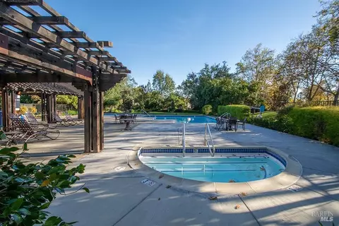 225 La Quinta Dr, Windsor, CA 95492 photo 23