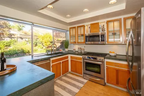 225 La Quinta Dr, Windsor, CA 95492 photo 11