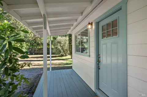 1233 Wilson Rd, Cloverdale, CA 95425 photo 2